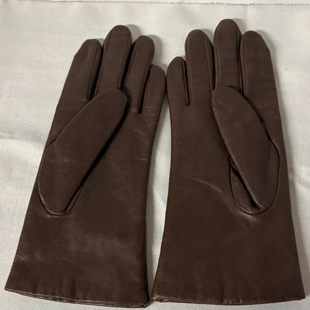 Elegant Fownes Brothers Ladies Brown Leather Gloves, Size L